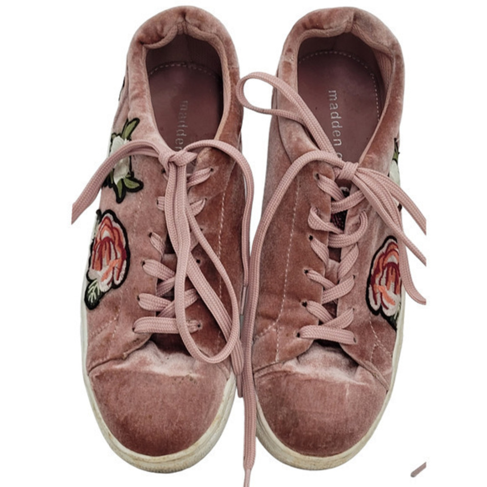 HP Madden Girl Pink Velvet Rose and Lip Patches Sequin Low Top Sneakers